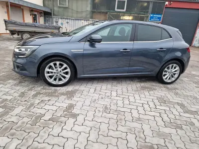 Gebraucht Renault Mégane Intens 140 PS (102 kW) 2019 Titangrau Limousine