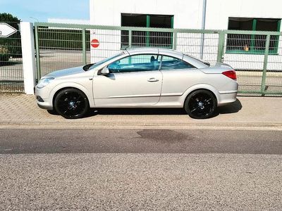 Begagnad Opel Astra Cabriolet 140 HK (102 kW) 2007 Andere farben Cab