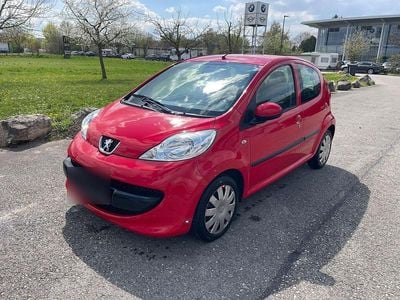 Usata Peugeot 107 68 CV (50 kW) 2006 Rosso Utilitaria