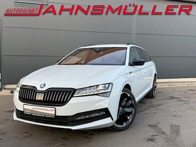 Weiß Gebraucht 2022 Skoda Superb SportLine Kombi | 37.900 € (Teuer)