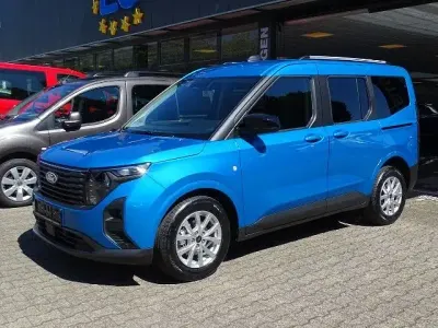 Neu Ford Tourneo Courier Titanium 125 PS (91 kW) 2026 Blau Van / Kleinbus