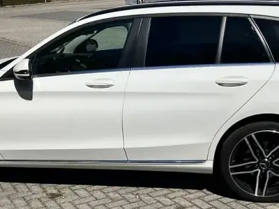Gebraucht Mercedes C180 122 PS (89 kW) 2019 Weiß Limousine