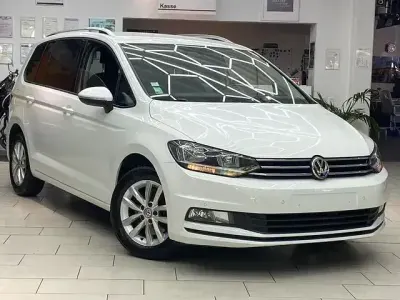 Gebraucht VW Touran Comfortline 150 PS (110 kW) 2016 Pure white Van / Kleinbus
