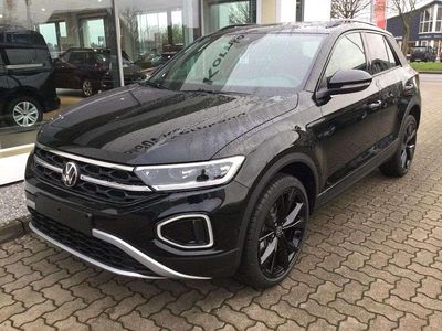 Grenadillschwarz metallic Neu 2025 VW T-Roc IQ Drive SUV | 33.990 € (Superpreis)