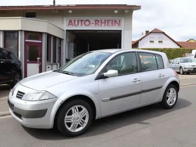 Używany Renault Mégane Privilege 113 KM (83 kW) 2005 Srebrny Sedan/Limuzyna