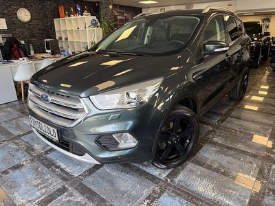 Gebraucht Ford Kuga Titanium 150 PS (110 kW) 2017 Grün SUV