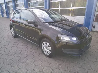Gebraucht VW Polo Trendline 75 PS (55 kW) 2013 Schwarz Kleinwagen