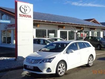 Gebraucht Toyota Avensis Comfort 124 PS (91 kW) 2013 Weiß Kombi