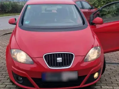 Used Seat Altea 125 HP (91 kW) 2009 Red Hatchback