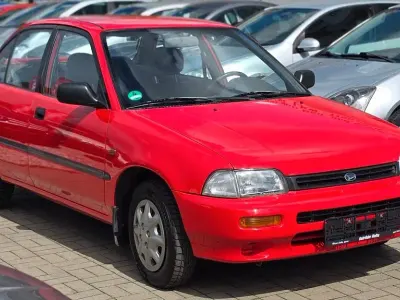 Gebraucht Daihatsu Charade 75 PS (55 kW) 1994 Rot Limousine