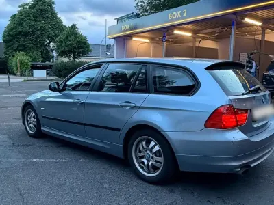 Gebraucht BMW 320 170 PS (125 kW) 2009 Blau Kombi