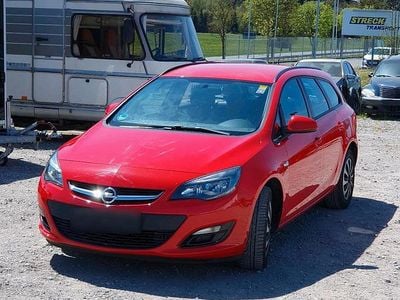 Usata Opel Astra Sport 110 CV (80 kW) 2014 Rosso Station wagon