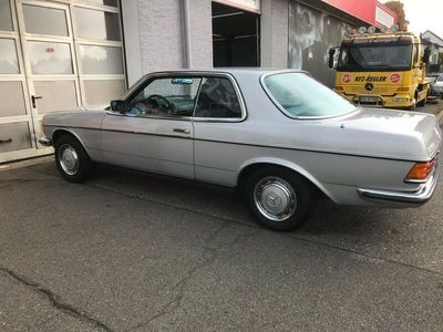 Mercedes 230