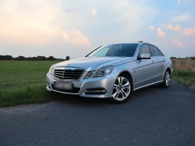 Gebraucht Mercedes E250 204 PS (150 kW) 2011 Limousine