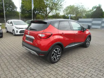 Gebraucht Renault Captur 120 PS (88 kW) 2015 Rot nnp + schwarz gne SUV