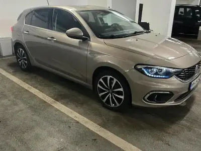 Usado Fiat Tipo 95 CV (69 kW) 2016 Andere farben Familiar