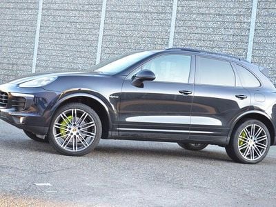 Schwarz Gebraucht 2017 Porsche Cayenne S E-Hybrid Platinum Edition SUV | 32.580 € (Etwas zu teuer)