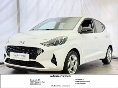 Gebraucht Hyundai i10 Edition 30 67 PS (49 kW) 2022 Polar white / sol Kleinwagen