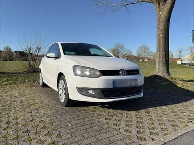 Gebraucht VW Polo Life 75 PS (55 kW) 2013 Weiß Kleinwagen