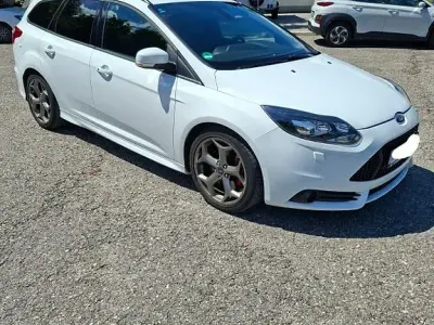 Gebraucht Ford Focus ST 250 PS (183 kW) 2014 Weiß Limousine