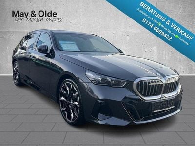 Grau Gebraucht 2025 BMW 520 Performance Kombi | 47.490 € (Superpreis)