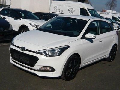 Gebraucht Hyundai i20 Classic 84 PS (61 kW) 2017 Weiß Limousine