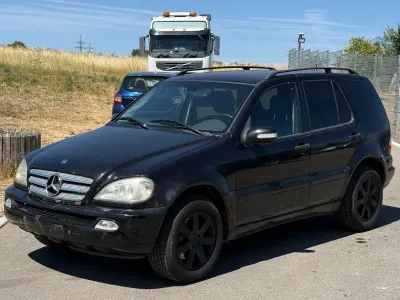 Gebraucht Mercedes ML270 163 PS (119 kW) 2003 Schwarz SUV