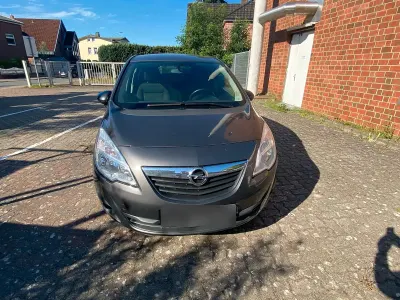Gebraucht Opel Meriva 105 PS (77 kW) 2011 Braun Van / Kleinbus