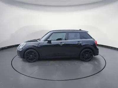 Gebraucht Mini Cooper Classic 136 PS (100 kW) 2023 Schwarz Kleinwagen