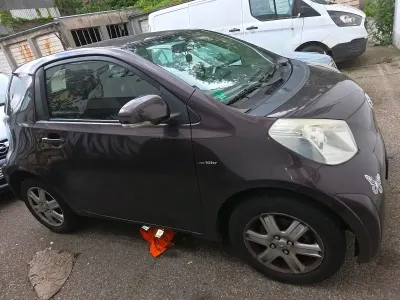 Gebraucht Toyota Yaris 69 PS (50 kW) 2009 Violet Kleinwagen