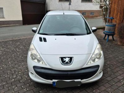 Gebraucht Peugeot 206+ 60 PS (44 kW) 2011 Weiß Kleinwagen