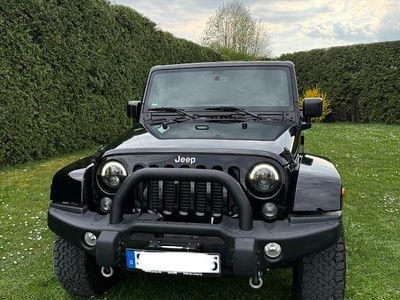 Second-hand Jeep Wrangler Unlimited Sahara 200 CP (147 kW) 2014 Negru SUV