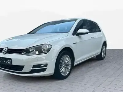 Gebraucht VW Golf VII 110 PS (80 kW) 2015 Purewhite Limousine