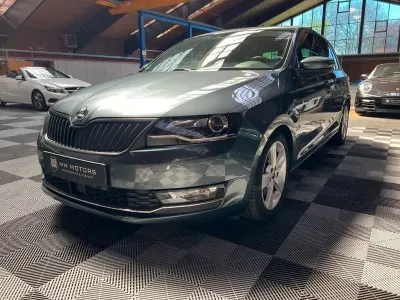 Usado Skoda Rapid Clever 110 HP (80 kW) 2018 Cinzento Citadino