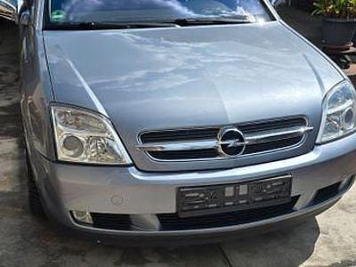Begagnad Opel Vectra 155 HK (114 kW) 2004 Silver Sedan
