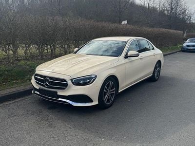 Usata Mercedes E220 200 CV (147 kW) 2023 Beige Berlina