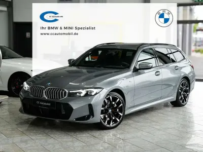 Gebraucht BMW 330 M Sport 245 PS (180 kW) 2026 Skyscraper grau Kombi