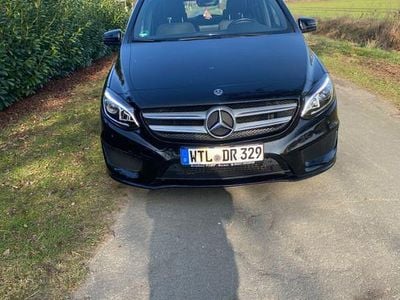 Gebraucht Mercedes B200 156 PS (114 kW) 2018 Schwarz Van / Kleinbus
