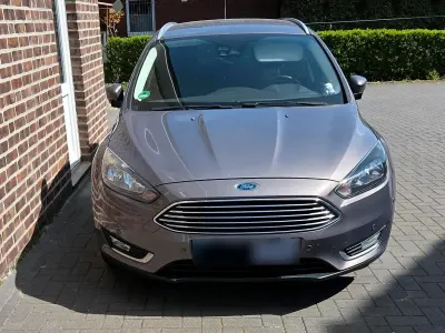 Gebraucht Ford Focus Titanium 120 PS (88 kW) 2015 Andere farben Kombi