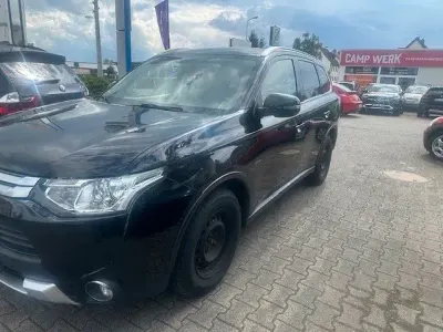 Gebraucht Mitsubishi Outlander Classic Collection Plus 150 PS (110 kW) 2015 Schwarz SUV