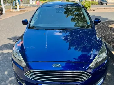 Gebraucht Ford Focus Titanium 120 PS (88 kW) 2015 Blau Kombi
