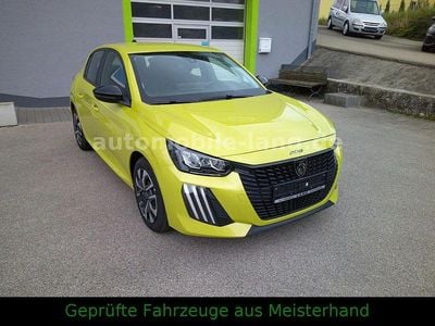 Gebraucht Peugeot 208 Active 101 PS (74 kW) 2024 Gelb Kleinwagen