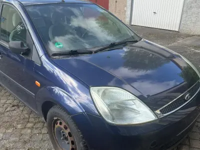 Usata Ford Fiesta 90 CV (66 kW) 2002 Blu Utilitaria