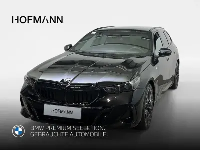 Gebraucht BMW 520 M Sport 197 PS (144 kW) 2025 Saphirschwarz metallic Kombi