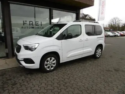 Gebraucht Opel Combo Life 131 PS (96 kW) 2023 Weiß Van / Kleinbus