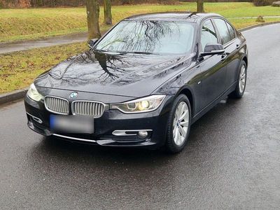 Gebraucht BMW 320 Sport Line 184 PS (135 kW) 2012 Schwarz Limousine