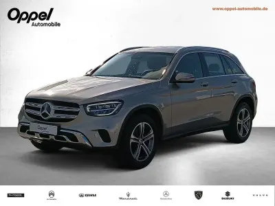 Używany Mercedes GLC220 194 KM (142 kW) 2022 Srebrny SUV