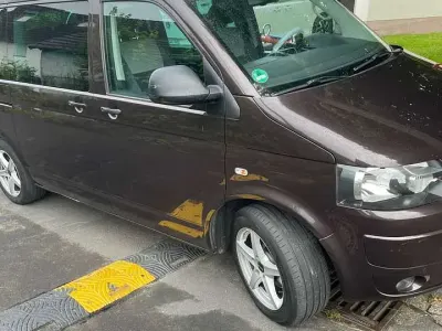 Gebraucht VW Multivan Startline 140 PS (102 kW) 2010 Braun Van / Kleinbus