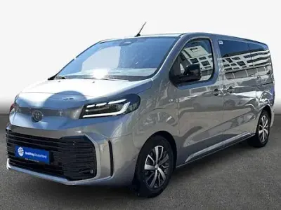 Neu Toyota Proace Verso 180 PS (132 kW) 2026 Silber Kombi