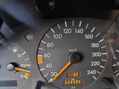 Blau Gebraucht 1993 Mercedes C180 Elegance Limousine | 8.500 €